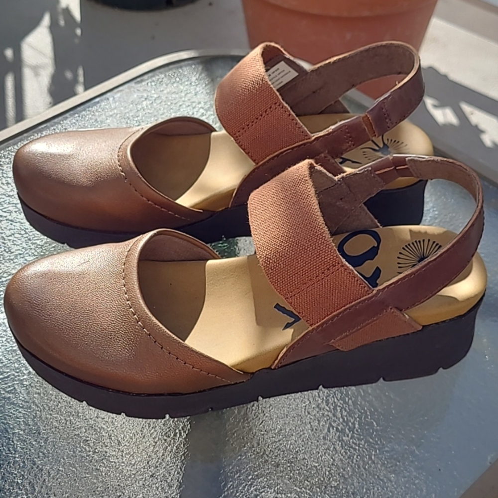 SOLD! NEW in box! OTBT Leather Roadie Shoes